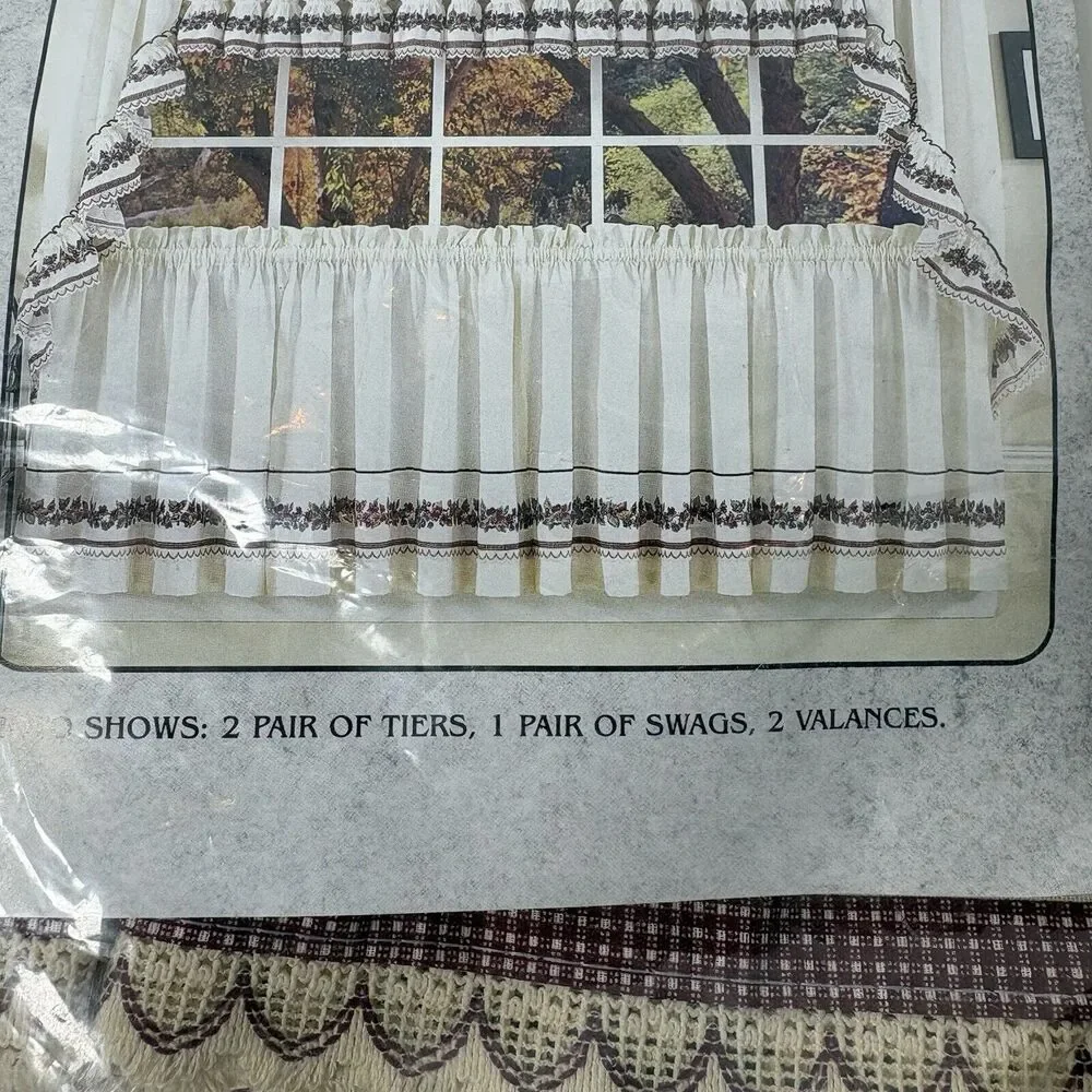 Arley‎ Valance Very Berry Burgundy 865 50
